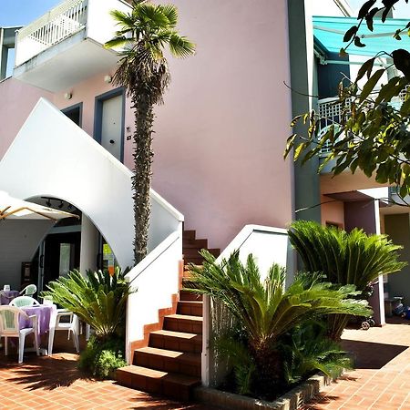 Residence Mediterraneo ซัน เบเนเดตโต เดล ตรอนโต ภายนอก รูปภาพ