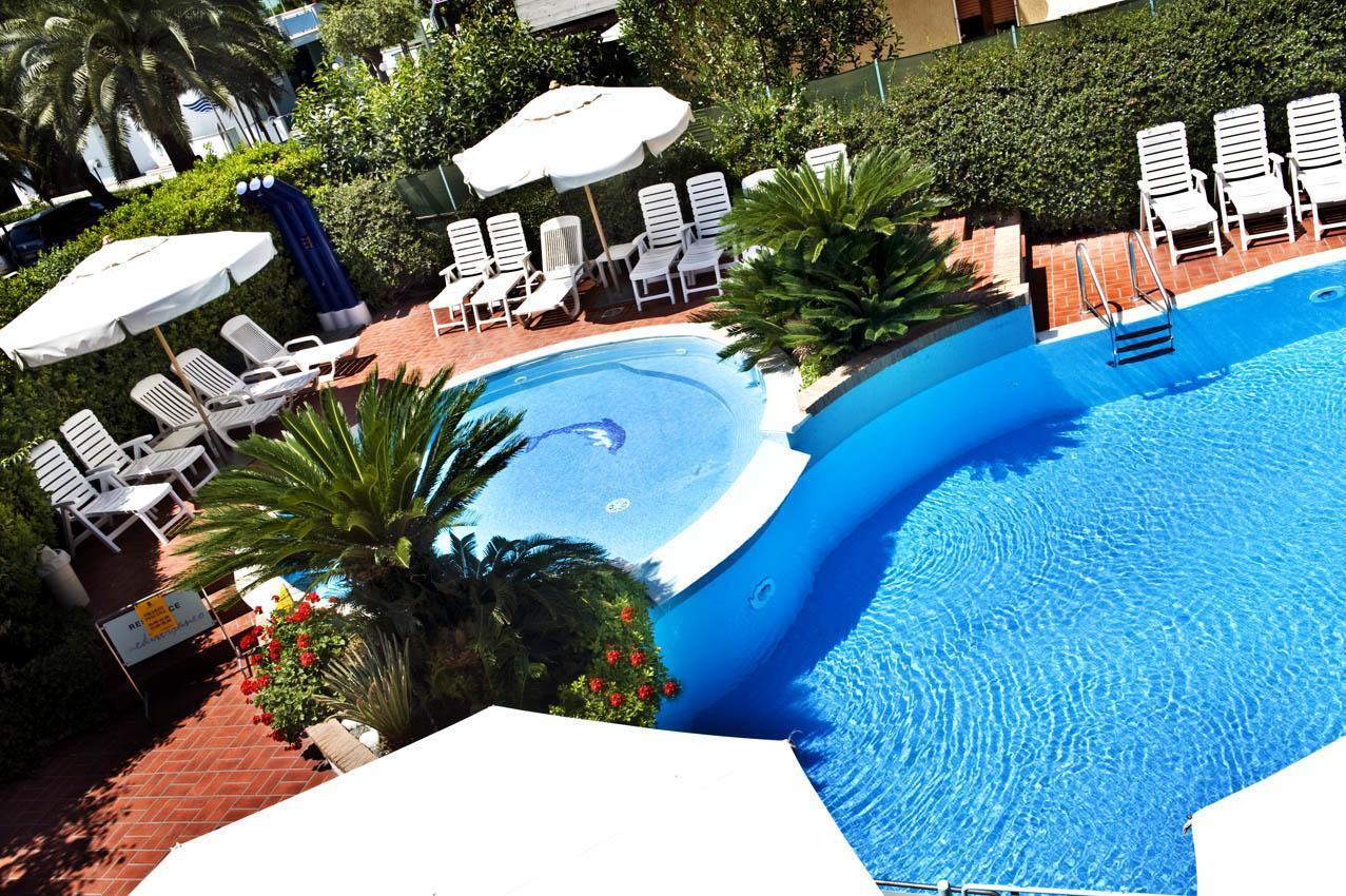 Residence Mediterraneo ซัน เบเนเดตโต เดล ตรอนโต ภายนอก รูปภาพ